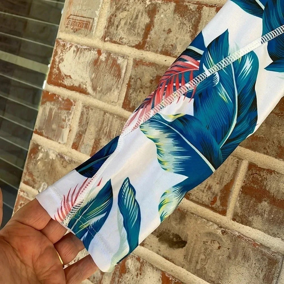 Unbranded Hawaiian Floral One Piece Long Sleeved Rash Guard Swim Suit - Picture 3 of 9